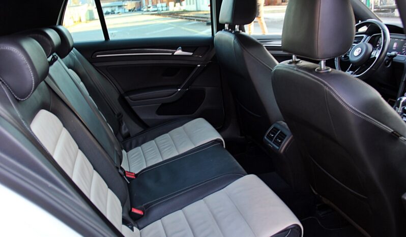 VW Golf 2.0 TSI R 4Motion DSG (Limousine) voll